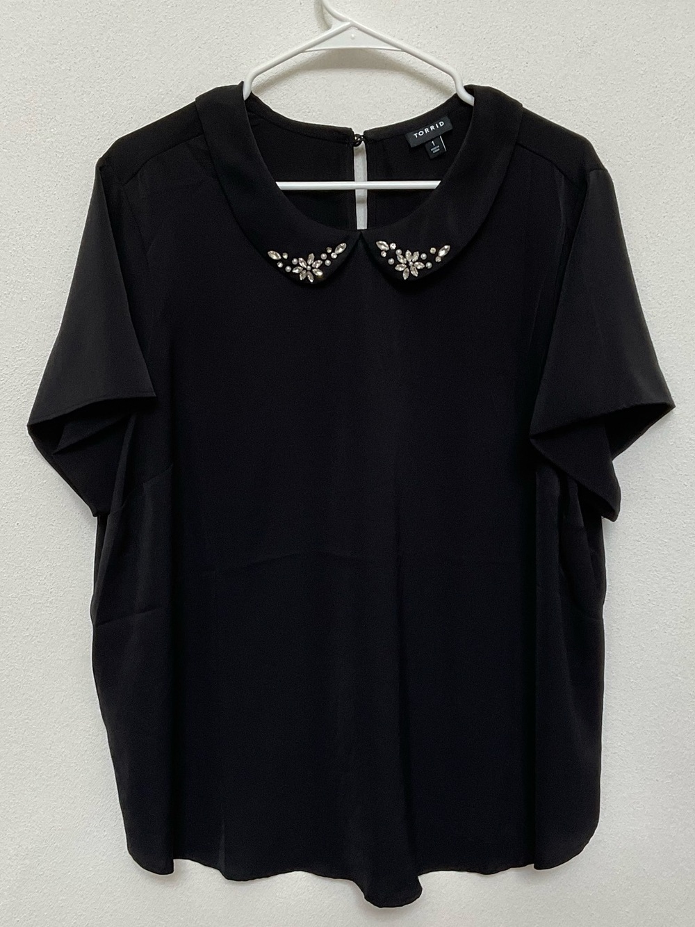 Torrid Black Short Sleeve Blouse With Jeweled Peter Pan Collar Size 1X